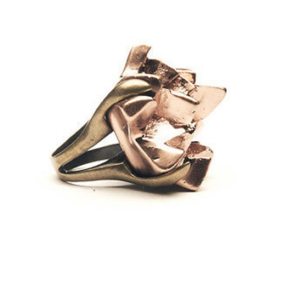 Nwot Luv Aj Crystal Chunk Cocktail Ring 35$